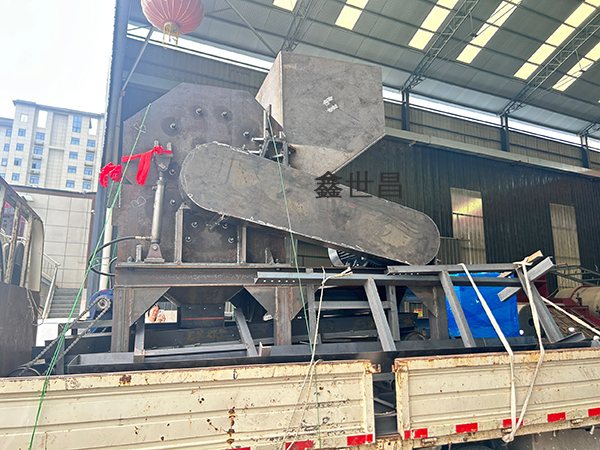 600型紅牛罐破碎機(jī)發(fā)貨現(xiàn)場(chǎng)